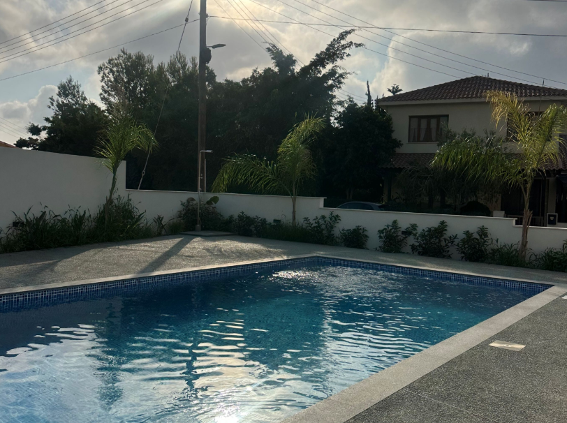 ΠΩΛΕΙΤΑΙ ΕΤΟΙΜΟΠΑΡΑΔΟΤΟ ΡΕΤΙΡΕ ΜΟΝΤΕΡΝΟ ΔΙΑΜΕΡΙΣΜΑ ΔΥΟ ΥΠΝΟΔΩΜΑΤΙΩΝ ΜΕ ΠΡΟΝΟΙΑ ΓΙΑ ΤΡΙΤΟ ΔΩΜΑΤΙΟ ΣΤΑ ΠΑΝΘΕΑ – ΛΕΜΕΣΟΣ – ID 002170599