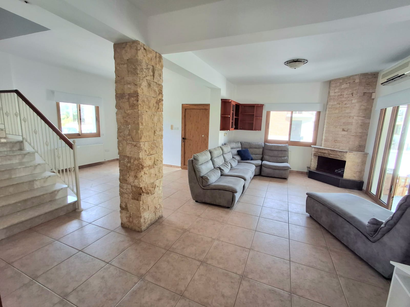 ΠΩΛΕΙΤΑΙ ΜΕΤΑΧΕΙΡΙΣΜΕΝΗ ΟΙΚΙΑ ΠΕΝΤΕ ΥΠΝΟΔΩΜΑΤΙΩΝ ΣΤΗΝ ΟΡΟΚΛΙΝΗ- ΛΑΡΝΑΚΑ- ID 002237710