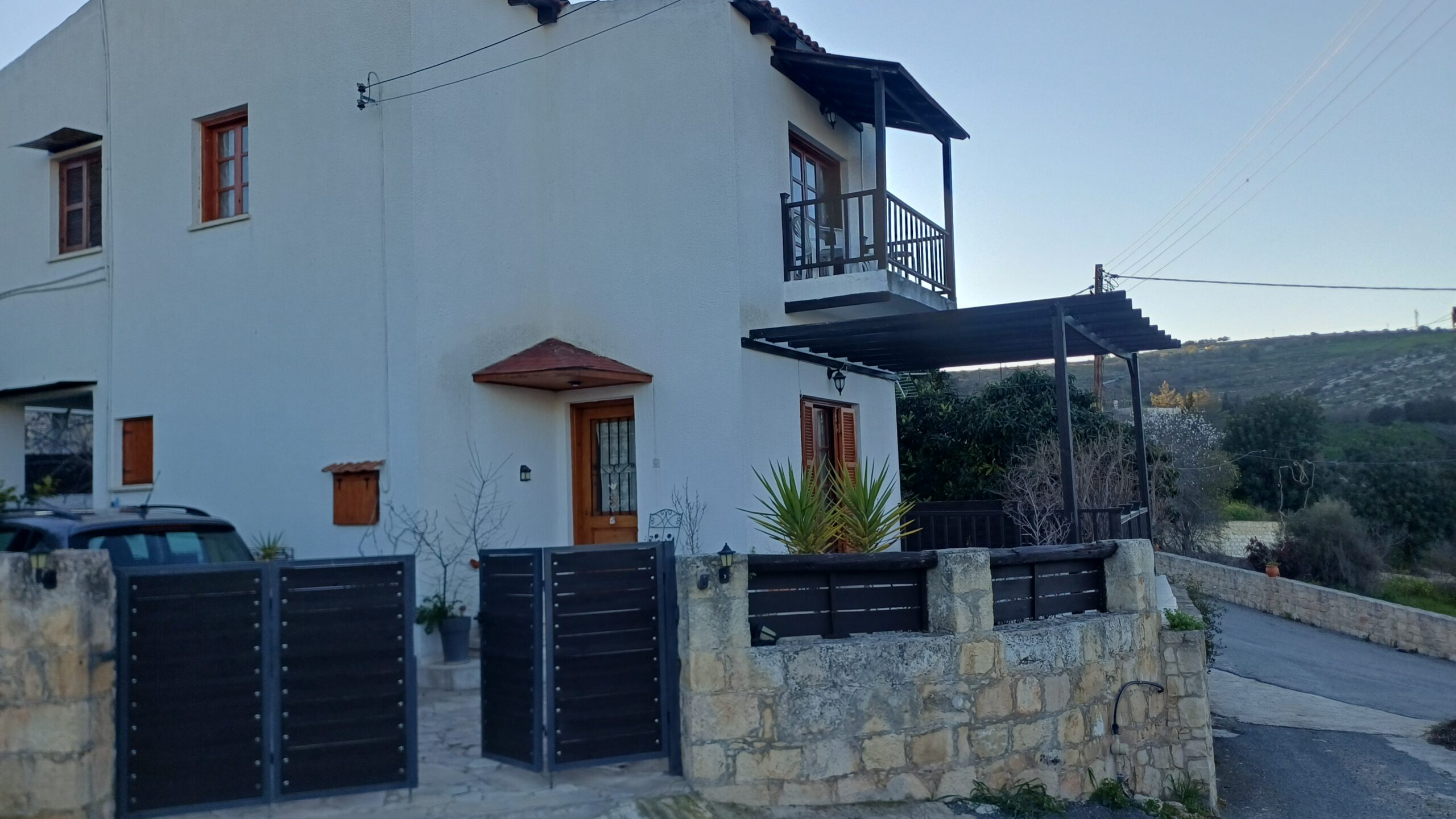 ΠΩΛΕΙΤΑΙ ΜΕΤΑΧΕΙΡΙΣΜΕΝΗ ΟΙΚΙΑ ΤΡΙΩΝ ΥΠΝΟΔΩΜΑΤΙΩΝ ΣΤΗΝ ΚΡΗΤΟΥ ΤΕΡΡΑ- ΠΑΦΟΣ- ID 002238876