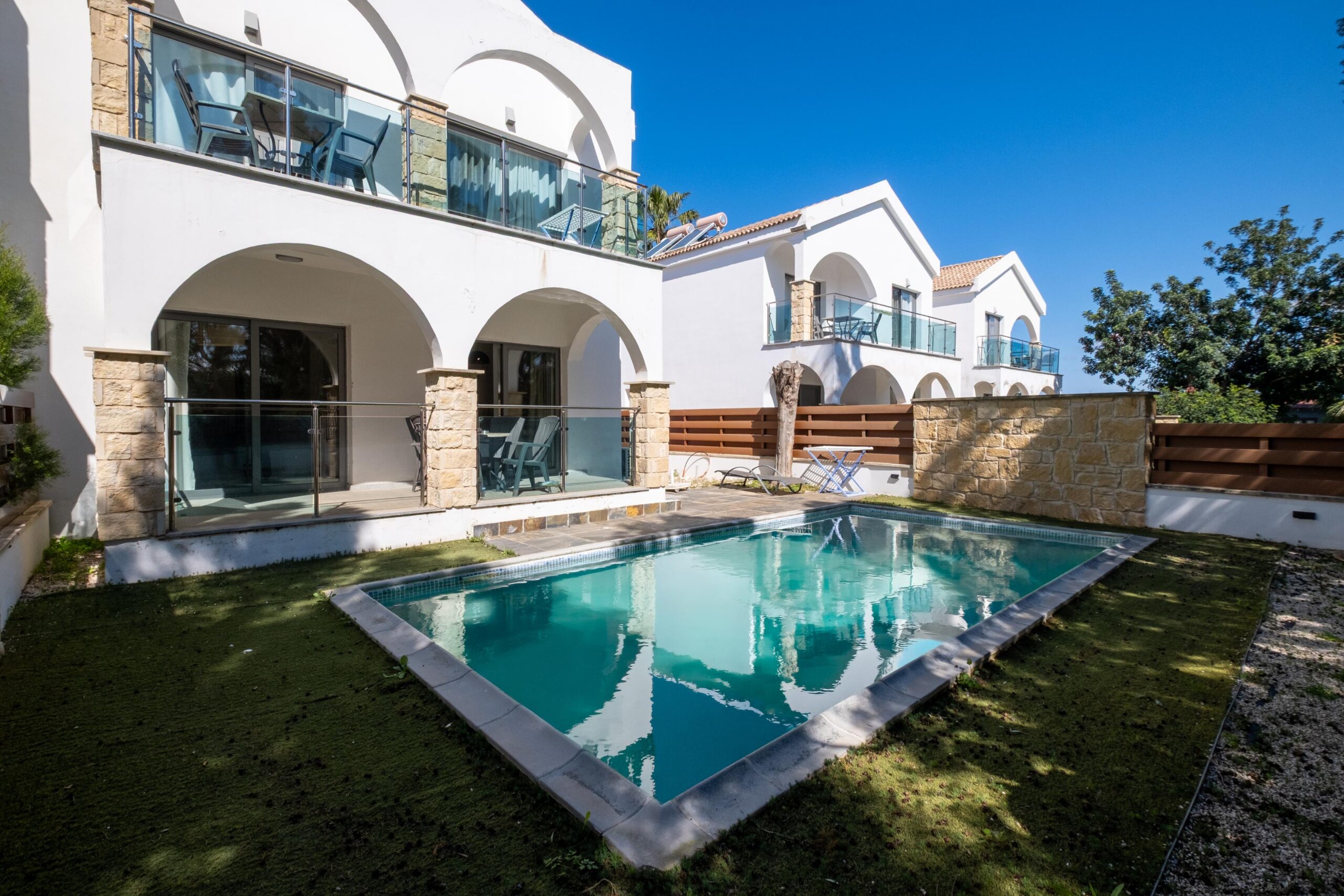 ΠΩΛΕΙΤΑΙ ΔΙΑΜΕΡΙΣΜΑ ΔΥΟ ΥΠΝΟΔΩΜΑΤΙΩΝ ΣΤΟ ΛΑΤΣΙ-ΠΑΦΟΣ-ID 002241959