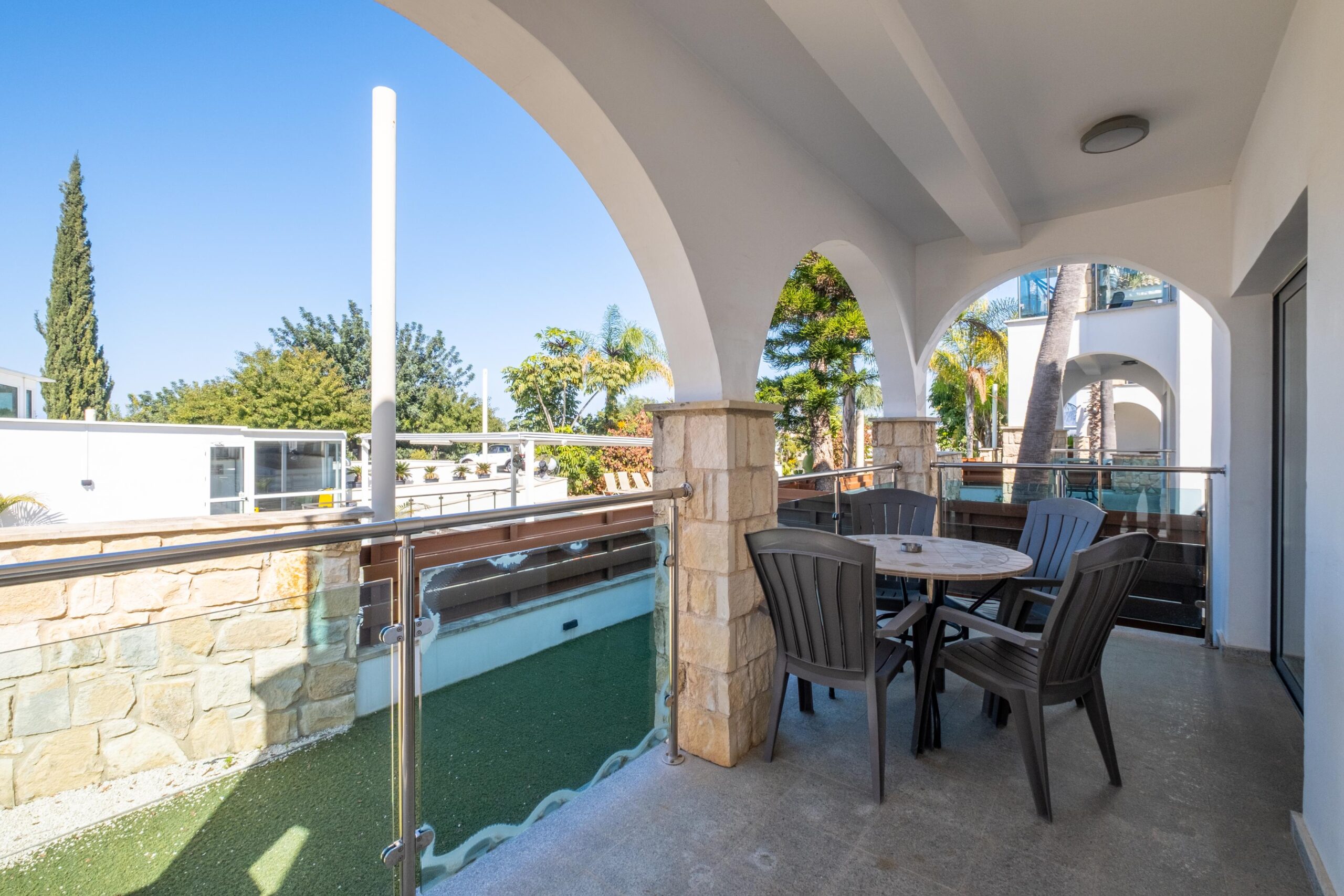 ΠΩΛΕΙΤΑΙ ΔΙΑΜΕΡΙΣΜΑ ΕΝΟΣ ΥΠΝΟΔΩΜΑΤΙΟΥ ΣΤΟ ΛΑΤΣΙ-ΠΑΦΟΣ-ID 002241663