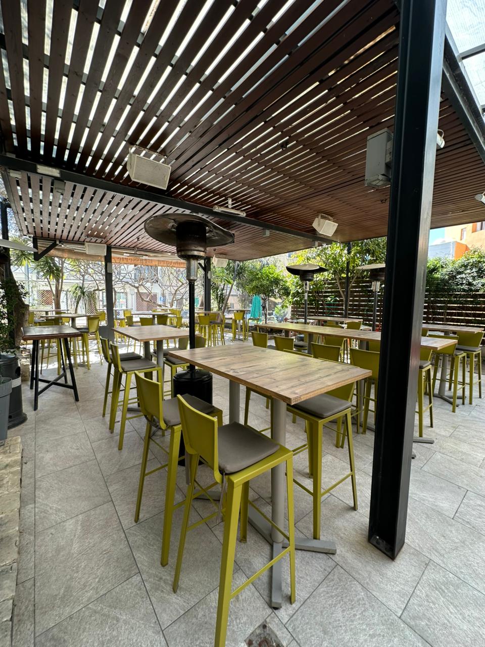 ΠΩΛΕΙΤΑΙ ΠΛΗΡΩΣ ΕΞΟΠΛΙΣΜΕΝΗ ΕΠΙΧΕΙΡΗΣΗ ΣΤΗΝ ΠΛΑΤΕΙΑ ΚΕΝΕΝΤΙ – ΠΑΦΟΣ-ID 002240425